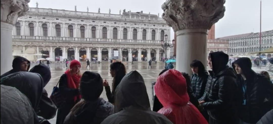 3f327147-4cba-459a-9151-d1486f7c76d8