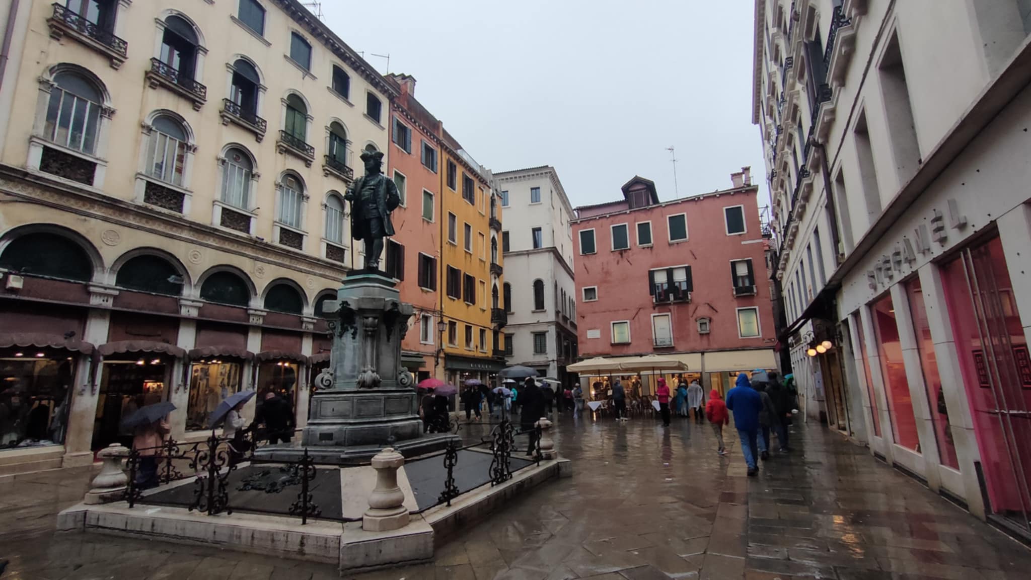 e1488dbb-dd2d-4ae8-bb4e-e1056012ca9f